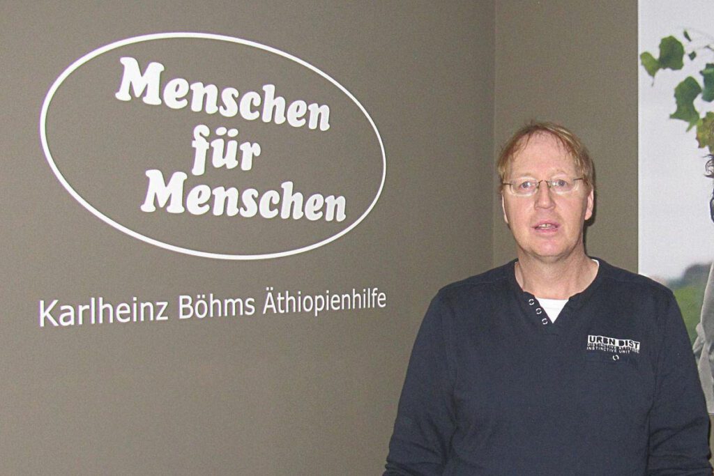 Burkhard Hildebrandt (Travel Of Hope) bei der Karlheinz Böhm-Stiftung "Menschen für Menschen"